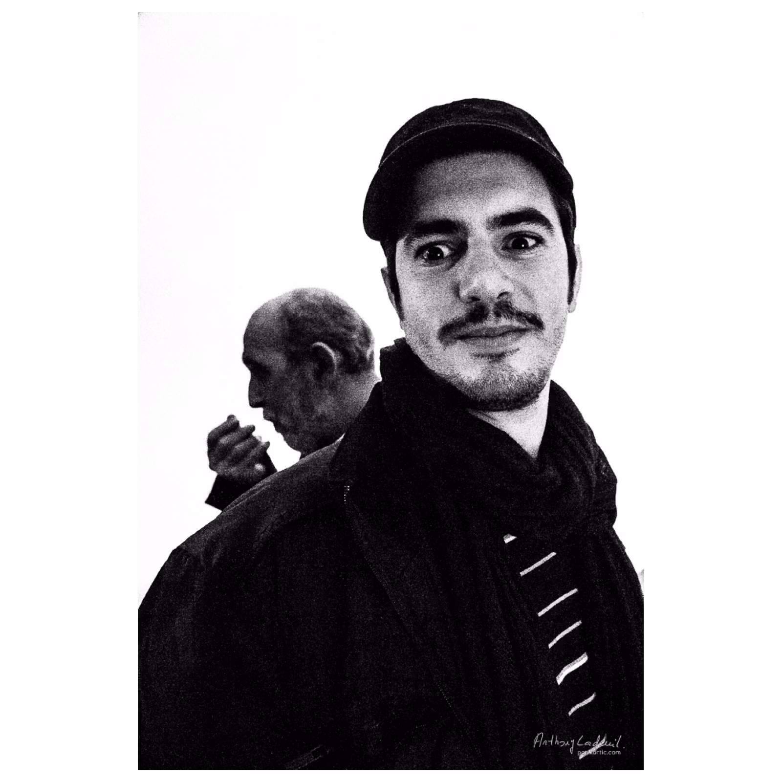 Portrait noir et blanc d'un homme