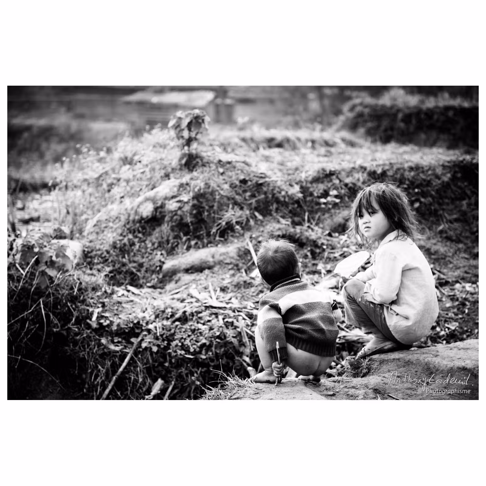 enfants vietnamiens en plein nature