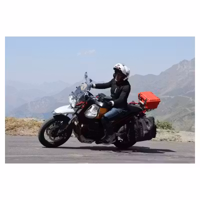Anthony Ladeuil sur sa Moto Guzzi dans la montée du Tourmaler #1