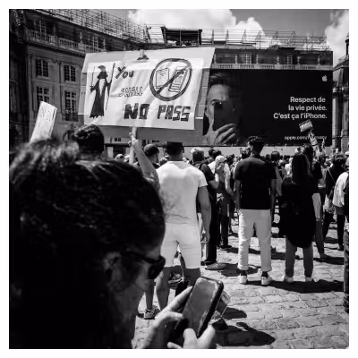 scène de manifestation anti vaccin