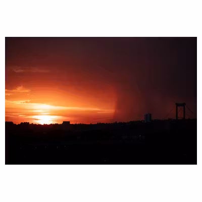 photographie du lever de soleil sur le pont d'Aquitaine