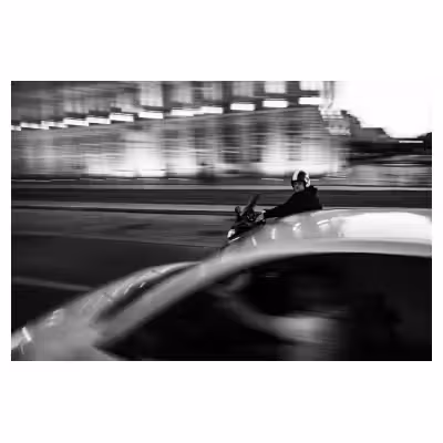 effet de filé d'un scooter et d'une voiture