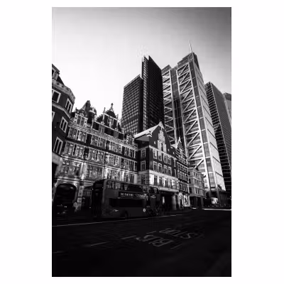 Vue de la City de Londres entourant des immeubles anciens
