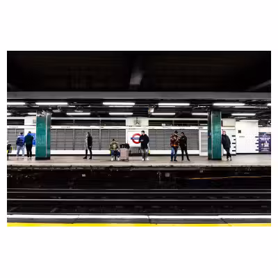 vue d'un quai dans la station Moorgate du metro de Londres