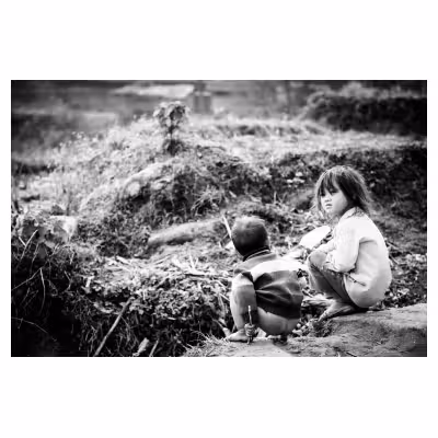 enfants vietnamiens en plein nature