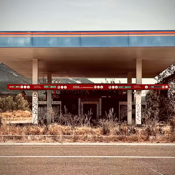 Sation service espagnole abandonnée